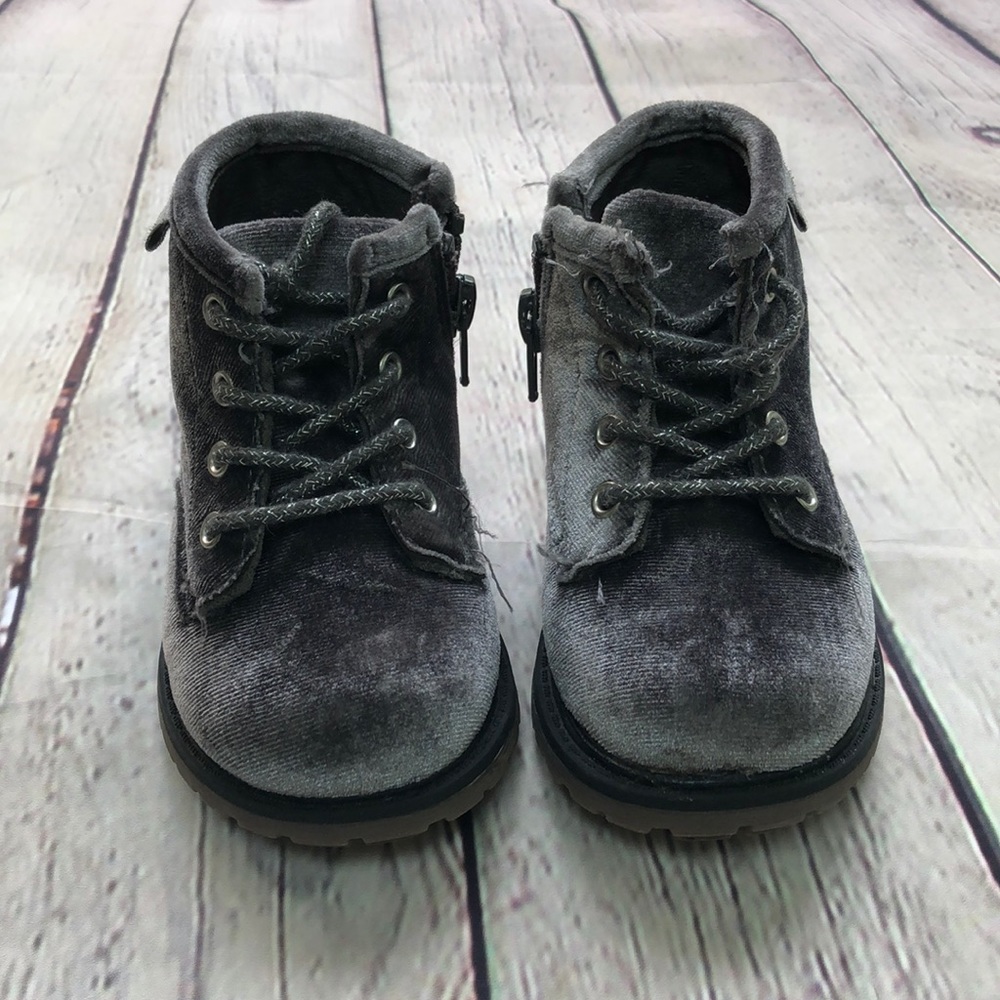 Oshkosh velour boots toddler girl size 6